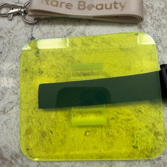 Bundle of two Items - Rare beauty lanyard & drunk elephant wrist make-up… - Picture 2 of 6